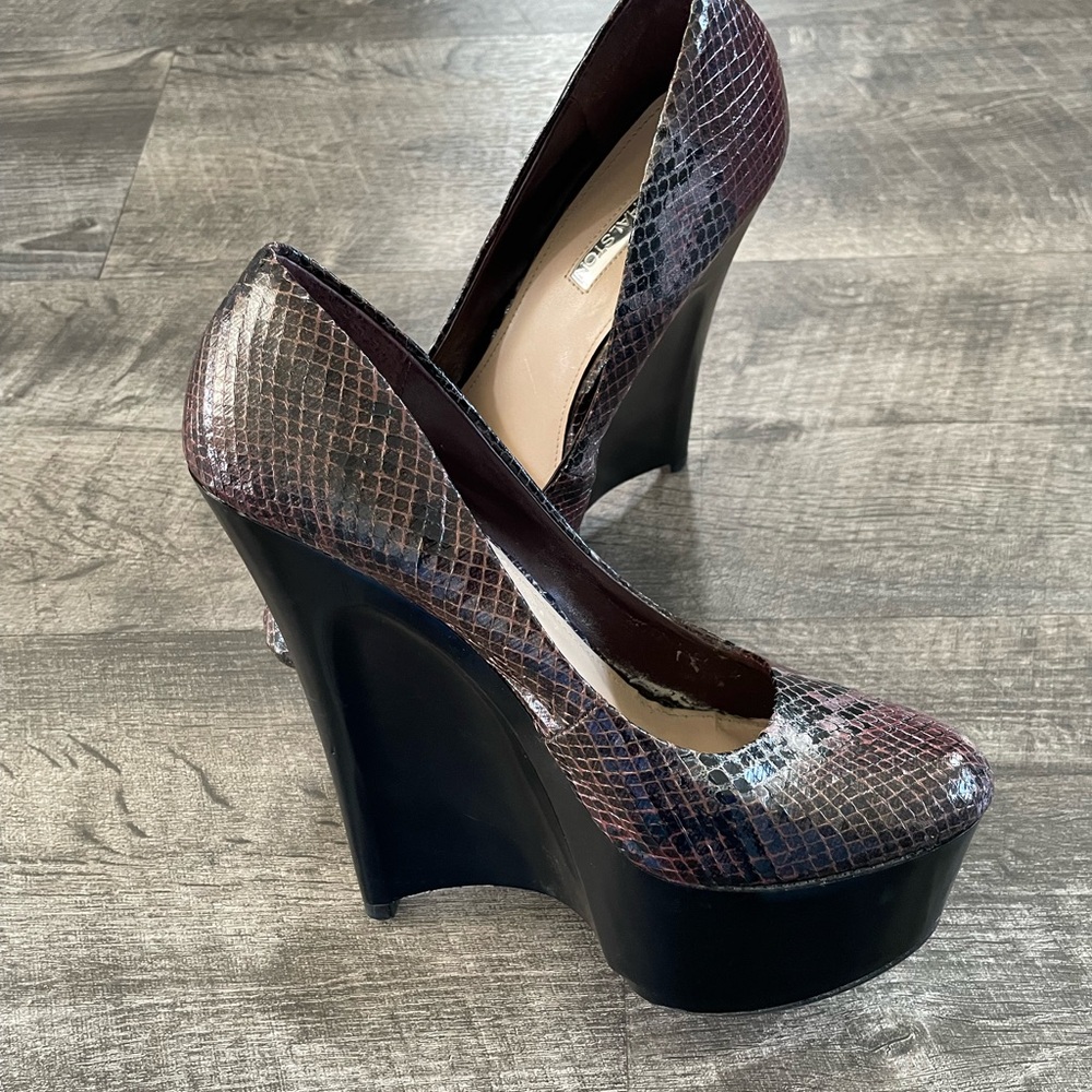Halston vintage heels 🐙